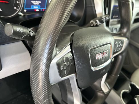 Used 2024 GMC Terrain SLE w/ Driver Convenience Package image 20