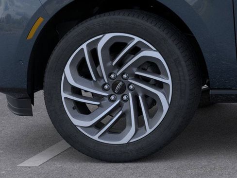 New 2026 Lincoln Navigator L Reserve AWD/4WD image 19