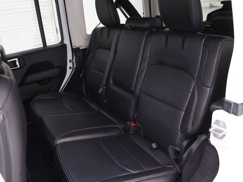 Used 2023 Jeep Wrangler Unlimited Sahara w/ Cold Weather Group AWD/4WD image 11