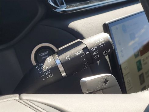 New 2026 Land Rover Range Rover Velar Dynamic SE image 18