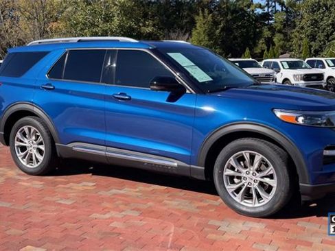 Used 2022 Ford Explorer Limited w/ Equipment Group 301A image 3