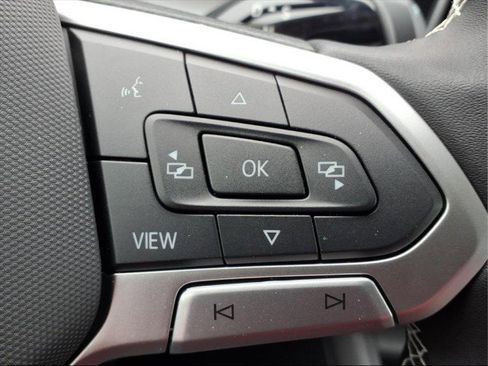 New 2026 Volkswagen Tiguan SE image 19