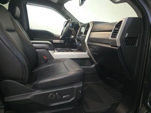 Used 2019 Ford F250 Lariat w/ Chrome Package AWD/4WD image 4