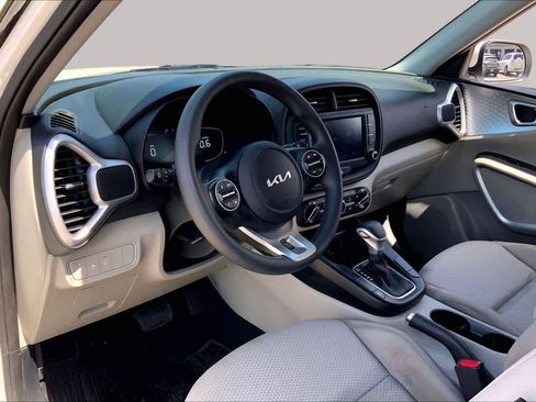 Used 2024 Kia Soul LX w/ Option Group 015 FWD image 16