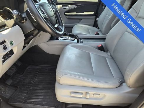 Used 2018 Honda Pilot Touring image 12