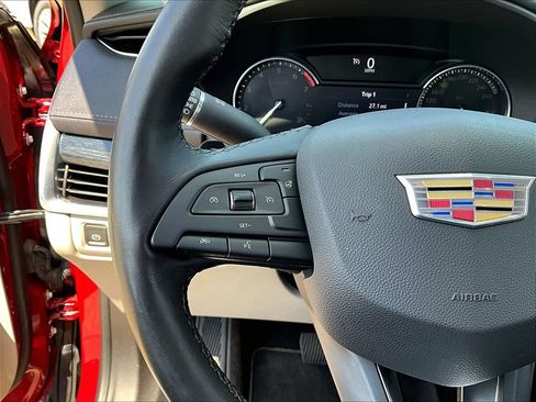 Used 2019 Cadillac XT4 Premium Luxury AWD/4WD image 13