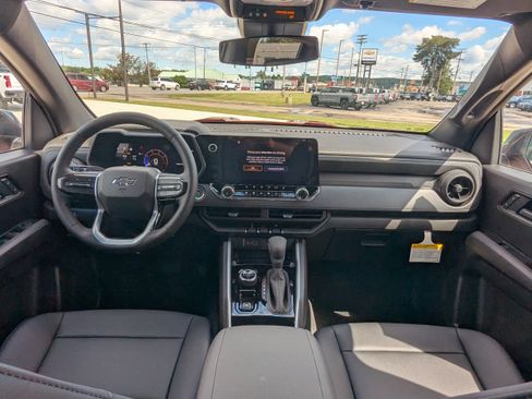 New 2026 Chevrolet Colorado Trail Boss AWD/4WD image 12