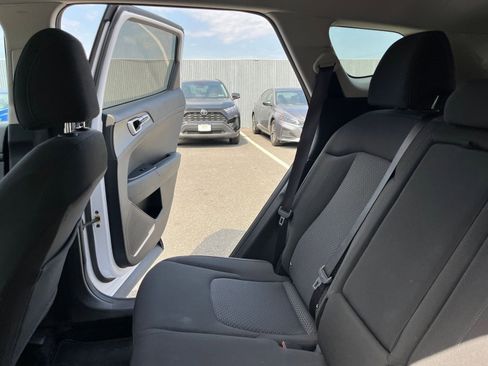 Used 2025 Kia Sportage LX FWD image 38