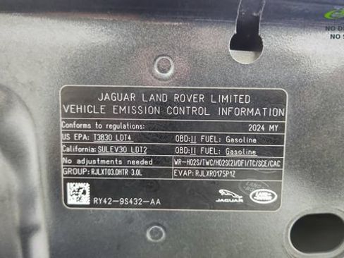 Used 2024 Land Rover Discovery Metropolitan Edition AWD/4WD image 70