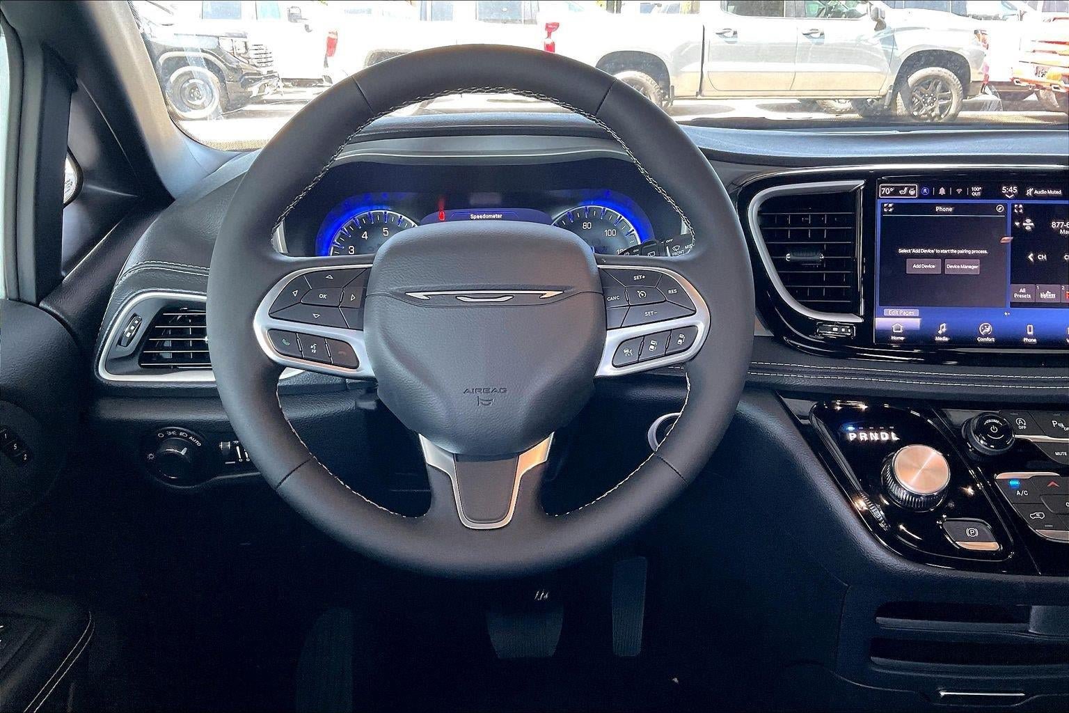 New 2027 Chrysler Pacifica Select FWD image 13