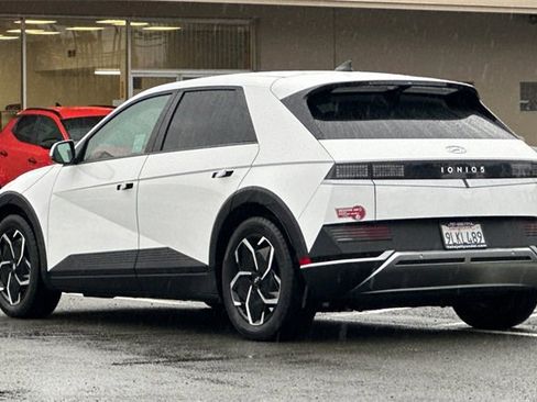 Certified 2024 Hyundai Ioniq 5 SE image 9