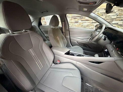 Certified 2023 Hyundai Elantra SEL w/ Convenience Package image 15