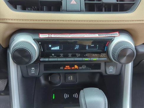 Used 2025 Toyota RAV4 LE image 20