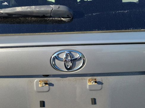 Used 2019 Toyota RAV4 XLE w/ Convenience Package FWD image 22