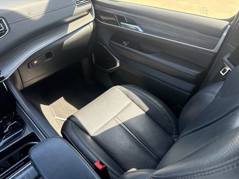 Used 2024 Jeep Wagoneer Series III image 15