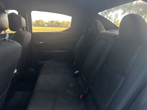 Used 2012 Dodge Avenger SE image 6