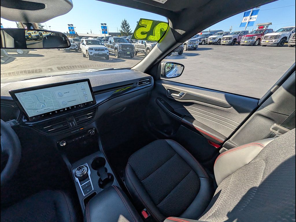 Used 2025 Ford Escape ST-Line w/ Equipment Group 301A FWD image 15