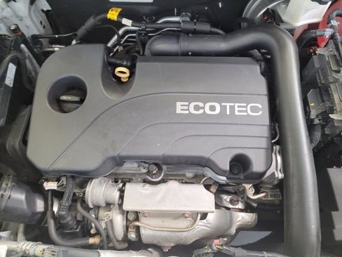 Used 2020 Chevrolet Equinox LT w/ LPO, Chrome Package FWD image 30