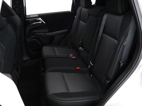 Used 2023 Mitsubishi Outlander ES AWD/4WD image 9