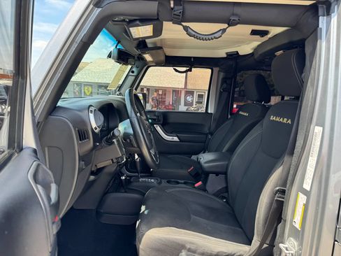 Used 2014 Jeep Wrangler Unlimited Sahara w/ Max Tow Package AWD/4WD image 25