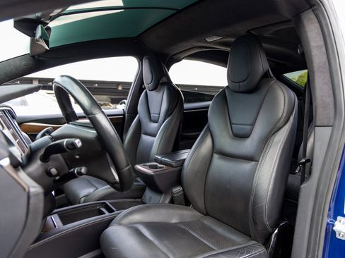 Used 2016 Tesla Model X 70D image 5