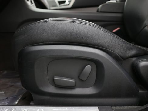 Used 2013 Jaguar XF RWD image 19
