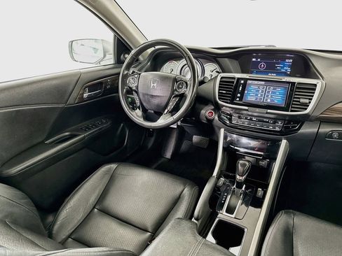 Used 2016 Honda Accord Touring image 19