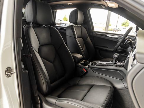 New 2026 Porsche Macan AWD/4WD image 44
