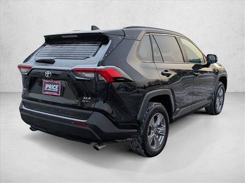 Used 2025 Toyota RAV4 XLE image 5