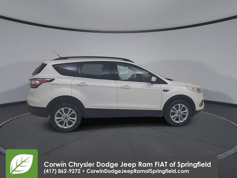 Used 2017 Ford Escape SE w/ SE Leather Comfort Package AWD/4WD image 16
