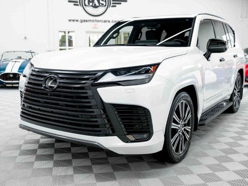 Used 2024 Lexus LX 600 4WD w/ Appearance Package image 3