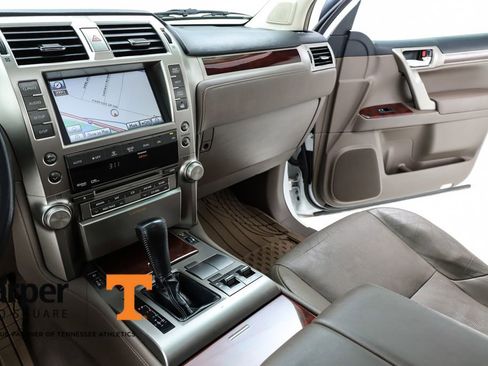 Used 2011 Lexus GX 460 image 63