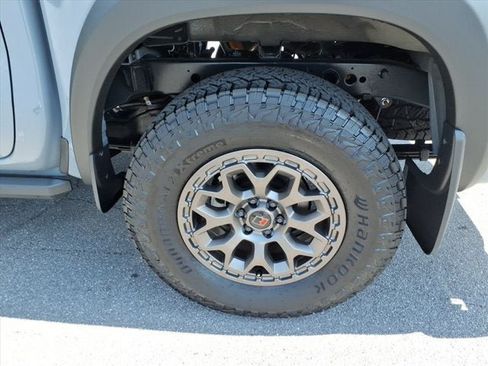 New 2026 Nissan Frontier PRO-4X w/ Pro-4x Convenience Package AWD/4WD image 4