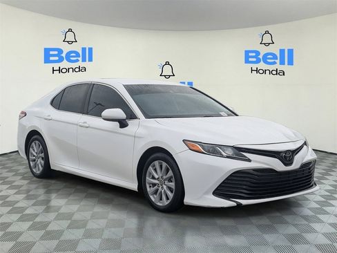 Used 2020 Toyota Camry LE image 6