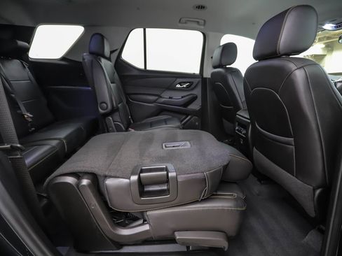 Used 2021 Chevrolet Traverse LT image 31