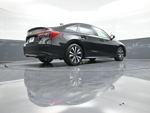 Certified 2023 Honda Civic EX image 29