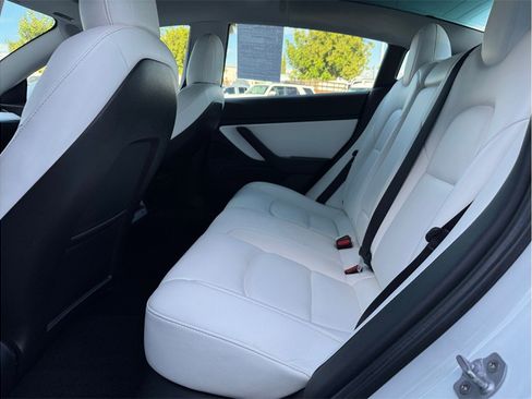 Used 2020 Tesla Model 3 Standard Range Plus image 16