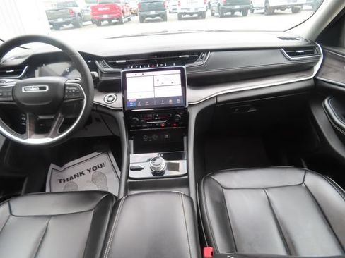 Used 2023 Jeep Grand Cherokee Limited AWD/4WD image 29