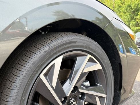 New 2026 Hyundai Elantra Limited FWD image 30