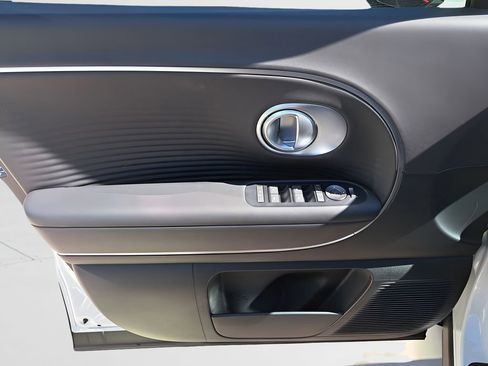 New 2026 Hyundai Ioniq 9 SEL image 15