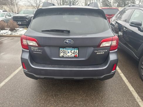 Used 2017 Subaru Outback 2.5i Premium image 3