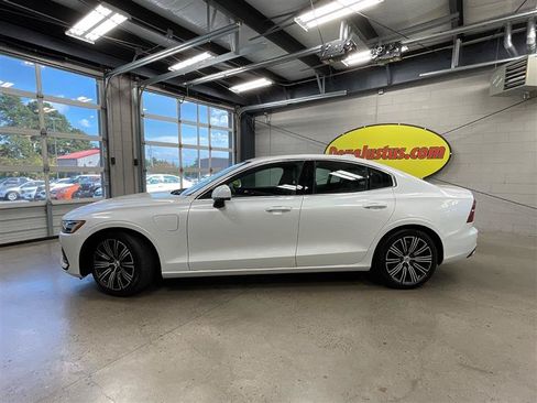 Used 2021 Volvo S60 T8 Inscription AWD/4WD image 2