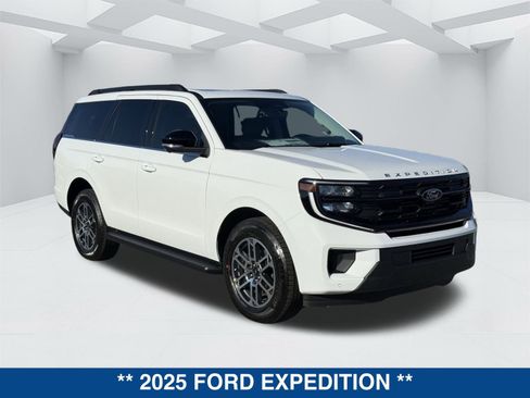 New 2025 Ford Expedition Active image 2