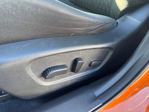 Used 2018 Nissan Rogue SV image 23