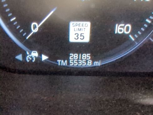 Used 2022 Volvo V60 T5 Cross Country w/ Advanced Package image 19