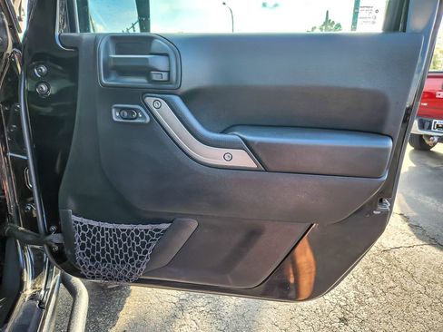 Used 2017 Jeep Wrangler Unlimited Sport w/ Quick Order Package 24S AWD/4WD image 17
