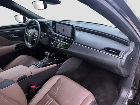 Used 2025 Lexus ES 300h w/ Accessory Package (Z2) FWD image 15