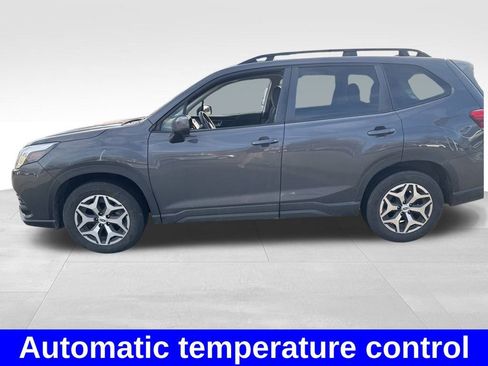 Used 2023 Subaru Forester Premium image 13