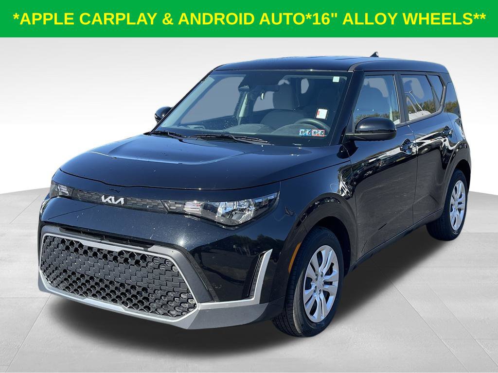 Used 2025 Kia Soul LX FWD image 2