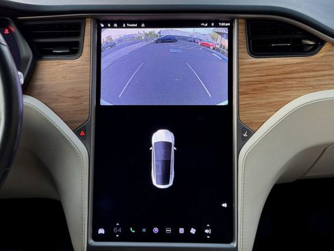 Used 2019 Tesla Model X Long Range image 18